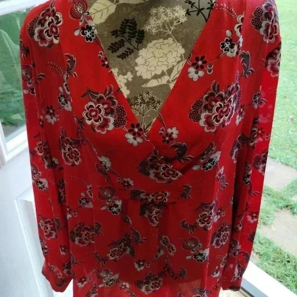 LOFT Floral Bib Front Blouse Red Small - Picture 3 of 10